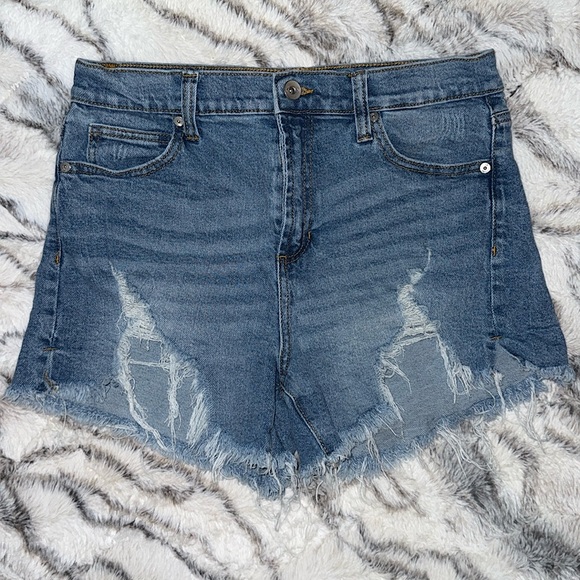 Kendall and Kylie Jean shorts - Picture 1 of 4
